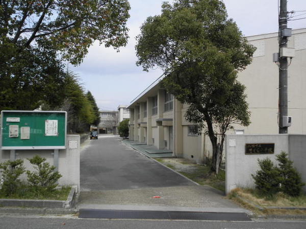八幡市男山指月の中古一戸建て(八幡市立さくら小学校.)