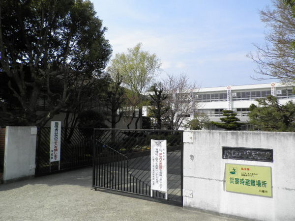 八幡市男山指月の中古一戸建て(八幡市立男山第三中学校.)