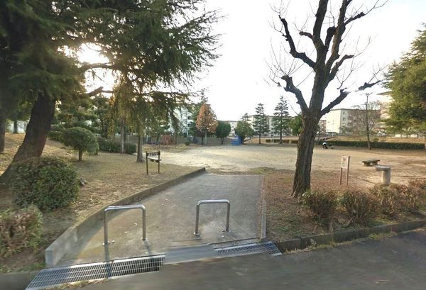 枚方市香里ケ丘１１丁目　第５　新築一戸建　２号棟(南谷公園.)