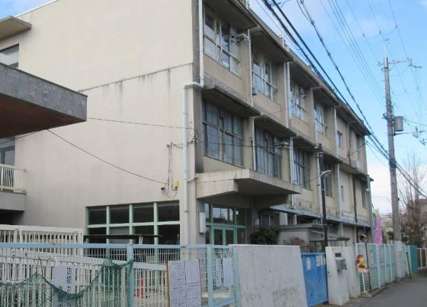 枚方市甲斐田町の土地(枚方市立山田小学校.)
