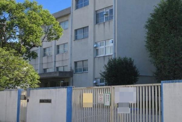 寝屋川市楠根南町の中古一戸建て(寝屋川市立楠根小学校.)