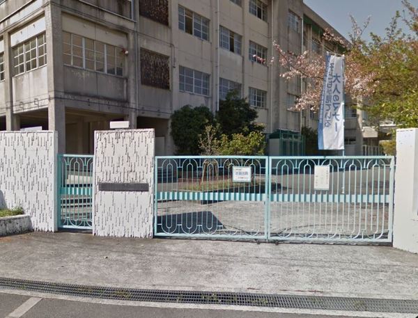 寝屋川市楠根南町の中古一戸建て(寝屋川市立中木田中学校.)