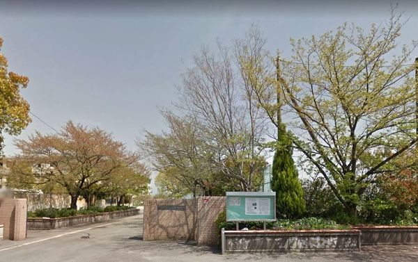 八幡市八幡広門の土地(八幡市立男山中学校.)