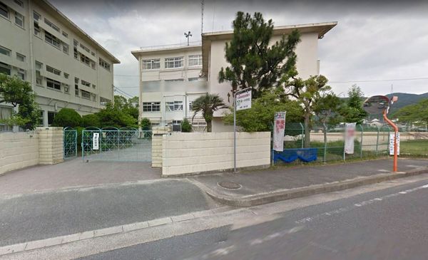 交野市私部７丁目の土地(交野市立第一中学校)