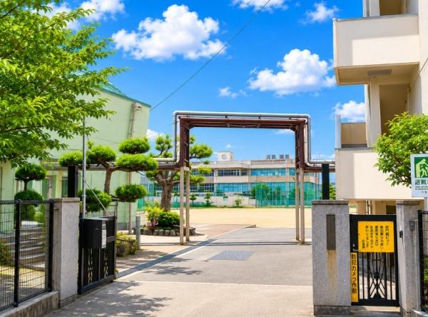 キャステージパーク1番街　中古マンション(八尾市立龍華中学校.)