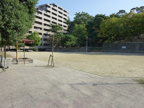 枚方市東香里３丁目　２号棟新築一戸建(香里ケ丘中央公園.)