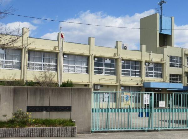 枚方市東香里元町の中古一戸建て(枚方市立東香里小学校.)