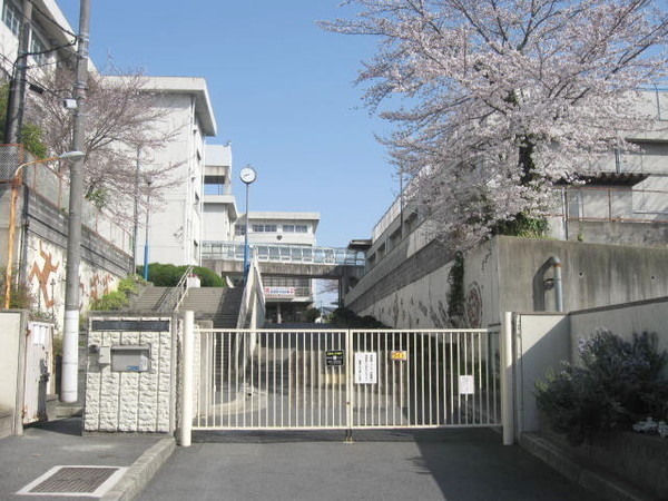 寝屋川市成田東が丘１期１号棟　新築一戸建て(寝屋川市立第十中学校.)