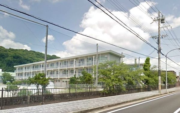 八幡川口東扇10番　A号棟　新築一戸建て(八幡市立八幡小学校.)