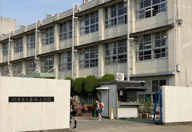 藤阪ハイツＤ４棟　中古マンション(枚方市立藤阪小学校.)