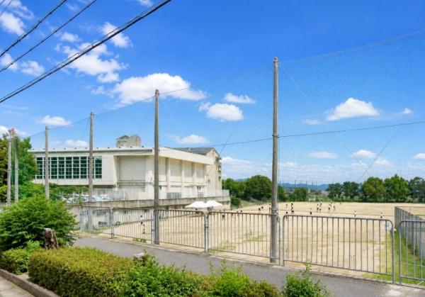 京阪ローズタウンファインガーデンあゆみヶ丘A棟　マンション(八幡市立男山東中学校.)