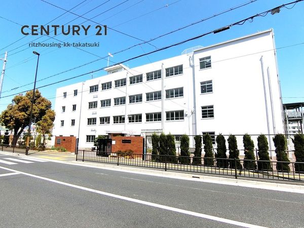 高槻市昭和台町1丁目の新築一戸建(高槻市立第四中学校)
