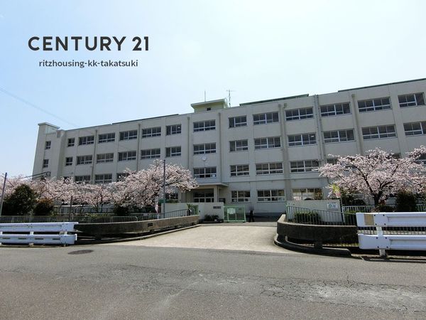 高槻市西町の新築一戸建(高槻市立柳川小学校)