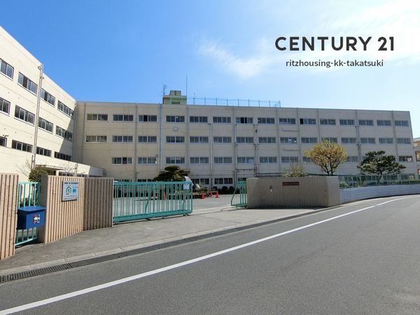 高槻市東和町の新築一戸建(高槻市立冠中学校)