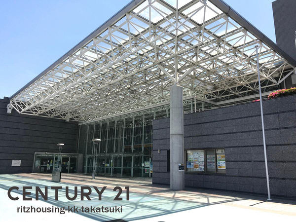 高槻市芝生町1丁目の中古一戸建て(高槻市立芝生図書館・高槻市民プール)