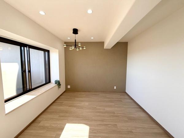 ●全面改装済●朝日プラザ伏見桂川１１階部分