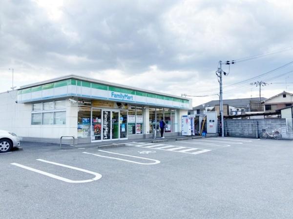 ●全面改装済●朝日プラザ伏見桂川１１階部分(ファミリーマート久世東土川町店)