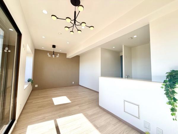 ●全面改装済●朝日プラザ伏見桂川１１階部分