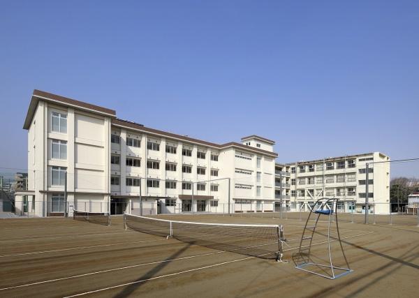 豊中市服部南町４丁目の土地(豊中市立第四中学校)