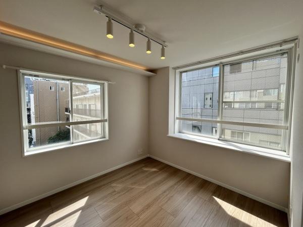 ホームズ飯田橋