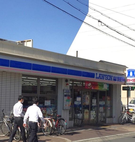 ファミーユトシ(ローソン近鉄布施駅北店)