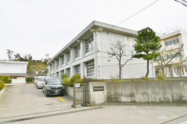 江ノ島シーサイドマンション(藤沢市立片瀬小学校)