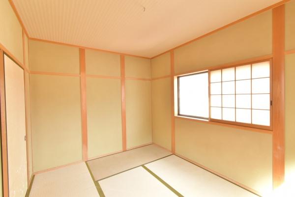 彦根市長曽根南町の中古一戸建て