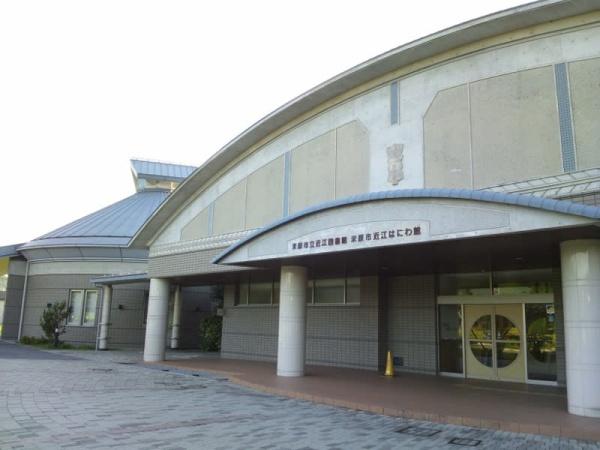 米原市箕浦の土地(米原市立近江図書館)