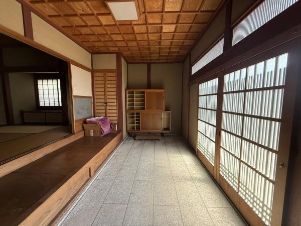 彦根市原町の中古一戸建て