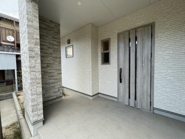 彦根市長曽根南町の中古一戸建て