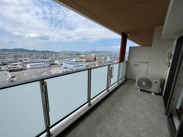 デュオヒルズ能登川駅前