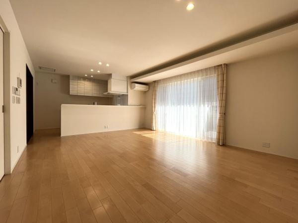 長浜市宮司町の中古一戸建て(リビング)
