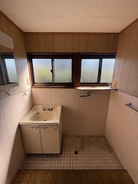 彦根市八坂町の中古一戸建て