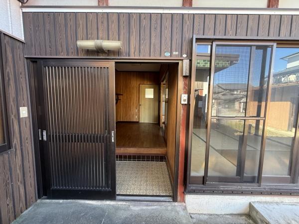 彦根市八坂町の中古一戸建て