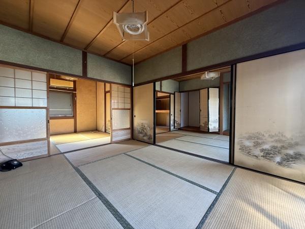 彦根市八坂町　中古戸建