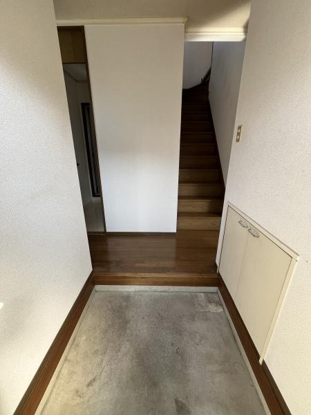 彦根市野田山町の中古一戸建て