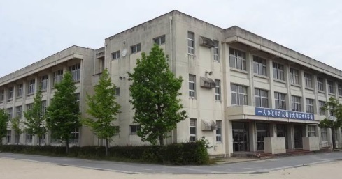 彦根市開出今町(彦根市立中央中学校)