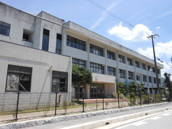 彦根市鳥居本町２期　１号棟(彦根市立鳥居本小学校)