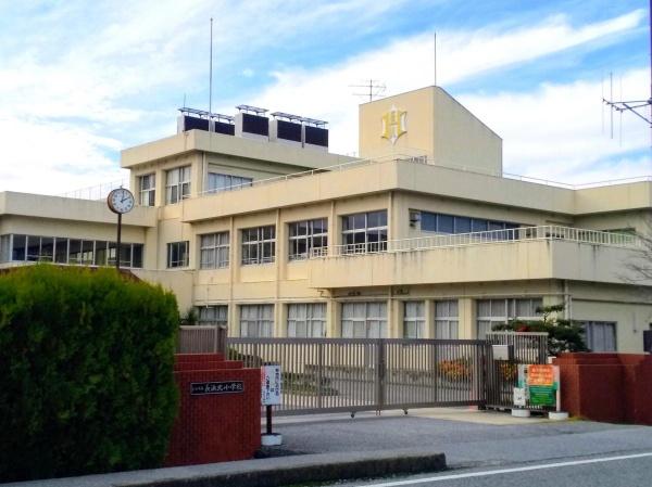 長浜市三ツ矢元町　2号棟(長浜市立長浜北小学校)