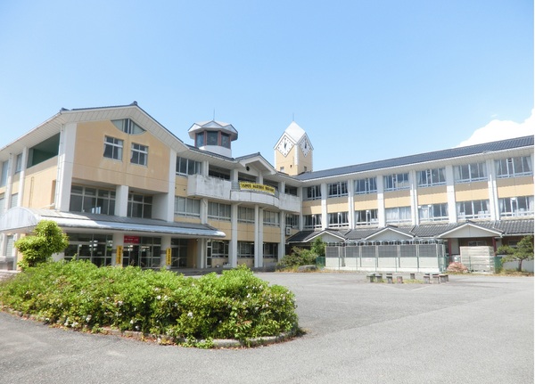 米原市磯の中古一戸建て(米原市立米原中学校)