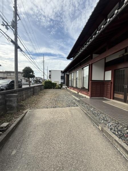 彦根市中藪町の中古一戸建て
