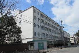 陽和台第４住宅１１号棟(茨木市立北陵中学校)