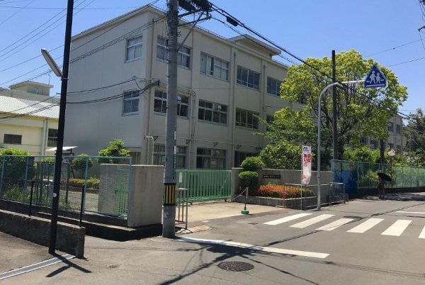 高槻市別所本町の中古一戸建て(高槻市立磐手小学校)