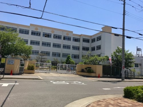 高槻市芝生町3丁目の中古一戸建て(高槻市立丸橋小学校)