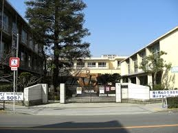 メゾン茨木主原3号棟(茨木市立養精中学校)