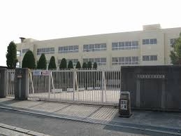 ホワイトハウス穂積(茨木市立穂積小学校)
