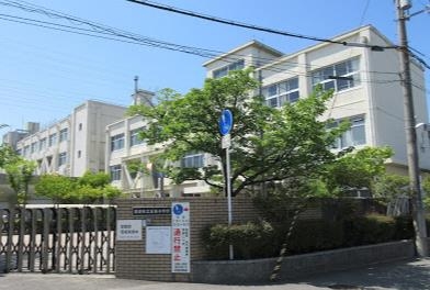高槻市萩之庄5丁目の中古一戸建て(高槻市立五領小学校)