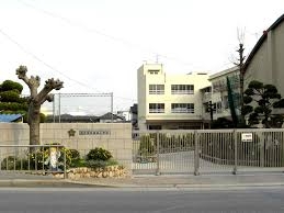 茨木市春日1丁目の土地(茨木市立春日小学校)