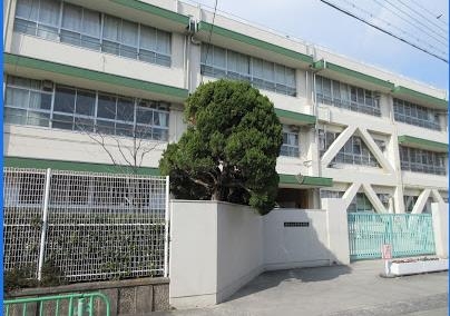 茨木市下中条町の土地(茨木市立中条小学校)