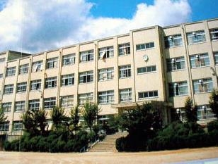 高槻市日吉台六番町の土地(高槻市立日吉台小学校)